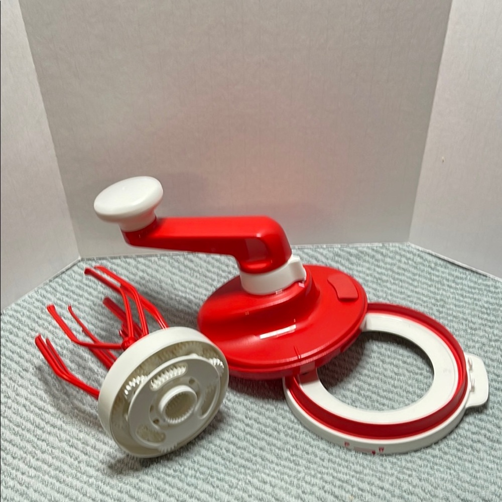 Tupperware Hand Mixer - Picture 4 of 9